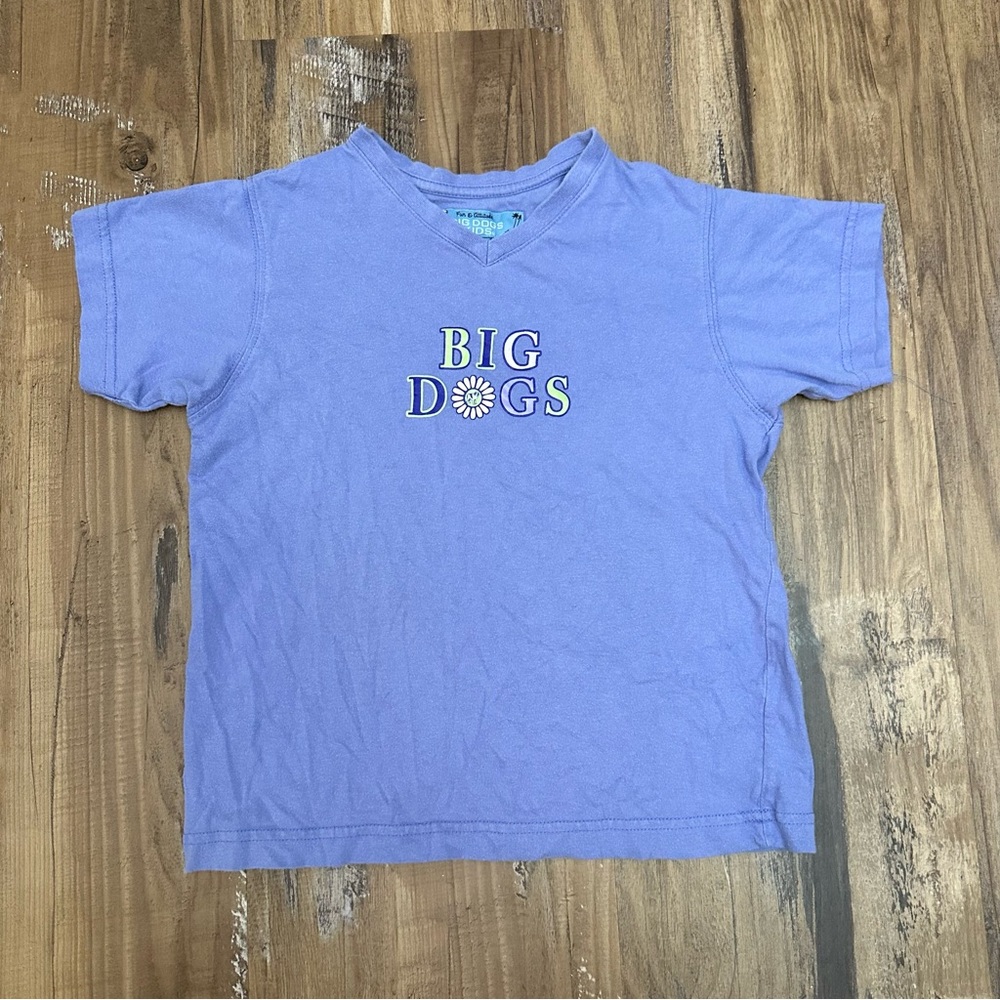 VTG Y2K 2000s Light Purple V-neck Floral Big Dogs Short Sleeve Tee